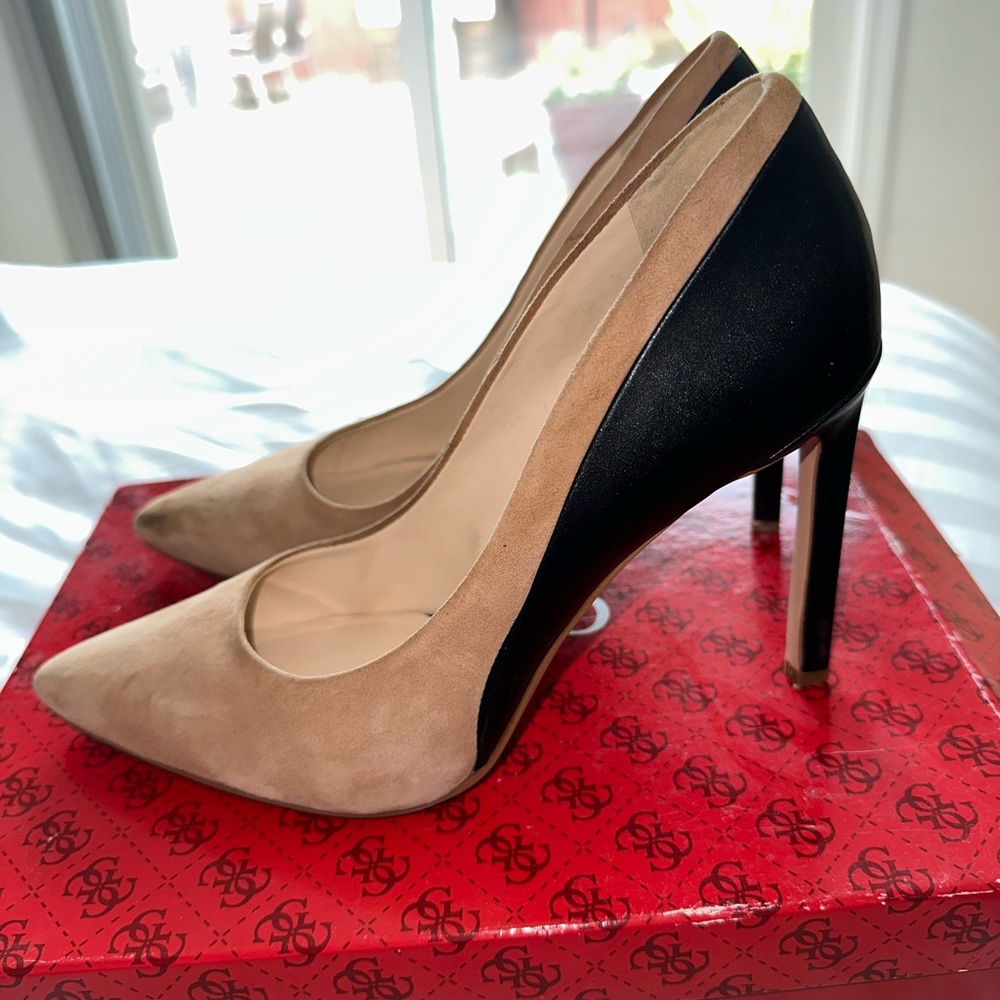 Gorgeous Nine West 9.5 size stilettos.